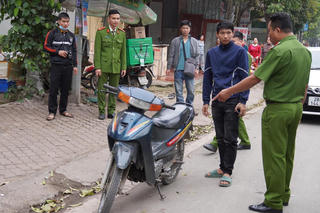 Bắt đối tượng có 2 tiền án, trộm 3 xe máy