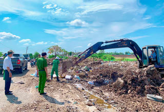 Bạc Liêu: Tiêu hủy hơn 230kg thực phẩm đông lạnh nhập lậu