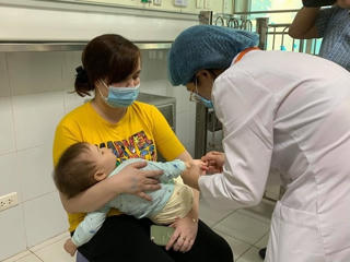 Dịch tay chân miệng bùng phát