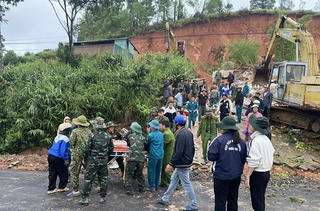 Lâm Đồng: Sạt lở đất vùi lấp căn nhà trong đêm, một người tử vong