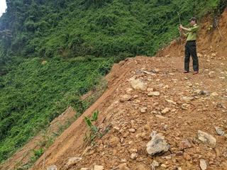 Cao tốc La Sơn - Túy Loan thông tuyến: Tuần tra bảo vệ rừng gặp khó?