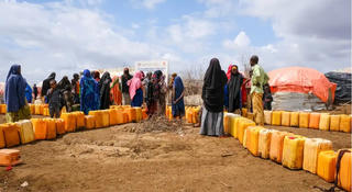 Ngăn chặn bất bình đẳng toàn cầu