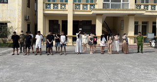 Phát hiện nhóm thanh niên đang 'bay lắc' tại nhà nghỉ