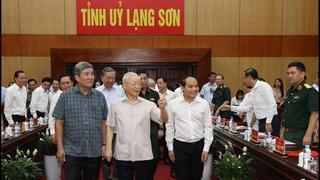 Kết hợp chặt chẽ phát triển kinh tế - xã hội với củng cố quốc phòng, an ninh