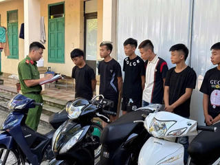 Phú Thọ: Bắt nhóm đối tượng mang hung khí tụ tập gây gổ trên đường