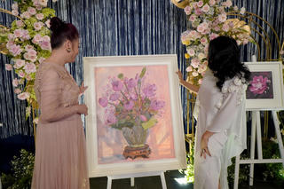 Món quà đặc biệt mẹ tặng con trai nhân ngày trọng đại