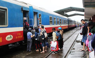 Tăng nhiều chuyến tàu khách đi Đà Nẵng, Nha Trang