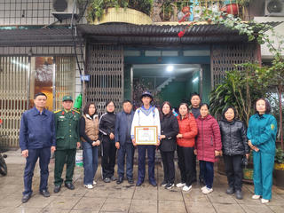 Thạc sĩ, thủ khoa đại học xung phong nhập ngũ