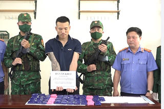 Thanh Hóa: Bắt người đàn ông giấu 12.000 viên ma túy trong bì nông sản để tiêu thụ