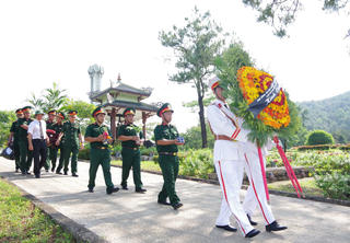 An táng 16 hài cốt liệt sĩ hy sinh tại Lào