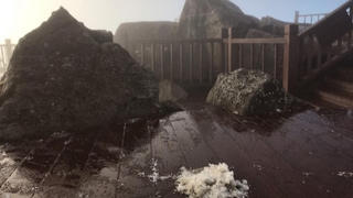 Lạnh dưới 0 độ C, đỉnh Fansipan xuất hiện băng giá