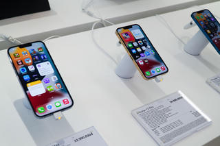 Smartphone bán chạy nhất năm 2022 'sống' sao tại Việt Nam?