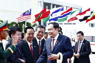 Chủ tịch Quốc hội kết thúc tốt đẹp chuyến thăm chính thức Campuchia