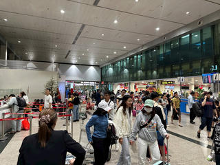 Gần một ngàn chuyến bay tới Tân Sơn Nhất ngày mùng 5 Tết