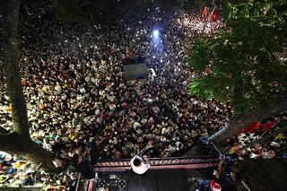 Quận Hoàn Kiếm đang hoàn thiện thủ tục để xử phạt ca sĩ Tuấn Hưng