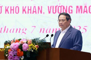 Thủ tướng: Xử lý các dự án tồn đọng đúng quy định và mang tính nhân văn