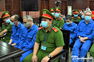 Hai cựu cục trưởng Cục Đăng kiểm đã nộp lại tiền hưởng lợi bất chính