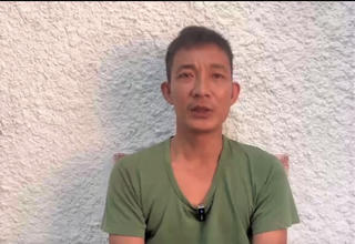 Lái xe chở cát liều lĩnh tông vào xe CSGT khi bị yêu cầu lập biên bản