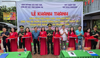 Quảng Trị: Bàn giao 100 ngôi nhà mới cho đồng bào dân tộc ở Trường Sơn