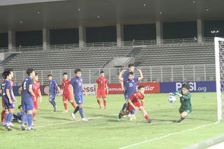 U19 Việt Nam và U19 Thái Lan 'dắt tay' nhau vào bán kết