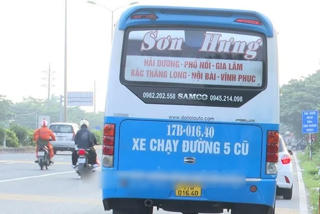 ‘Nhồi nhét’ 45 người trên xe khách 29 chỗ