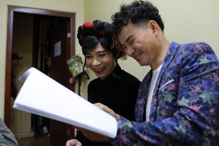 Đồng nghiệp khóc khi thấy NSND Công Lý trở lại sân khấu Táo quân 2023