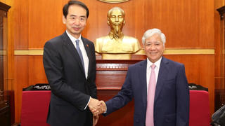 Chủ tịch Ủy ban Trung ương MTTQ Việt Nam Đỗ Văn Chiến tiếp Đại sứ Trung Quốc tại Việt Nam