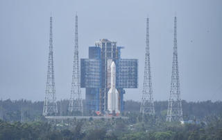 Tàu vũ trụ Trung Quốc đổ bộ xuống phía xa Mặt trăng