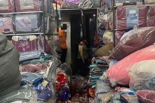 Hòa Bình:  Phát hiện 2 vợ chồng tử vong trong tư thế treo cổ tại chợ