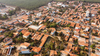 [ẢNH]: Bụi đỏ ‘tấn công’ khu dân cư