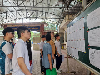 Vẫn nặng bệnh thành tích