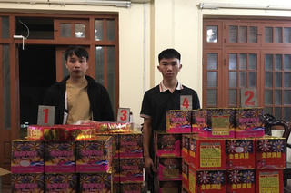 Công an Bắc Kạn bắt 2 đối tượng vận chuyển hơn 100kg pháo lậu