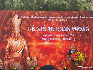 Lãnh đạo TP Hồ Chí Minh dâng hương, dâng hoa tưởng nhớ Quốc Tổ Hùng Vương