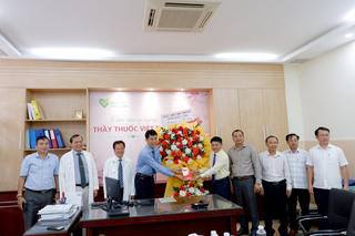 Lãnh đạo tỉnh Đắk Lắk, Bình Định, Khánh Hòa chúc mừng các đơn vị nhân Ngày Thầy thuốc Việt Nam