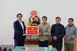 MTTQ tỉnh Bắc Ninh thăm và tặng quà đồng bào Công giáo nhân dịp Lễ Giáng sinh