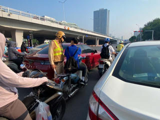 Cách nào để người đi xe máy chấp hành phạt nguội?