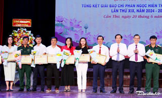 Văn phòng Báo Đại đoàn kết được Chủ tịch UBND thành phố tặng Bằng khen