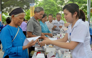 Nỗ lực phủ lưới an sinh
