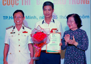 Trao giải cuộc thi ảnh và thi viết về biển đảo quê hương