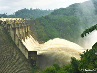 Quảng Nam: 3 thuỷ điện xả tràn để điều tiết lũ