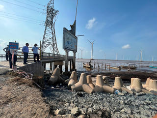 Bất an vì sạt lở