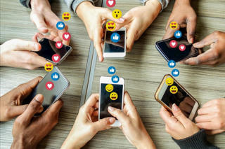 Họa sĩ Đỗ Hương: Mạng xã hội không còn là ảo