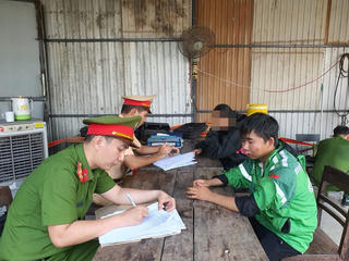 Nam thanh niên tông CSGT nhập viện khi bị yêu cầu dừng xe