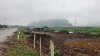 Hòa Bình: Bến thủy hoạt động không phép trên dòng sông Bôi