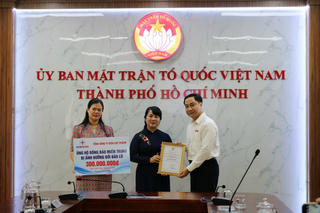 TP HCM: Hai đơn vị đầu tiên đến Mặt trận ủng hộ đồng bào miền Trung