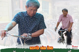 [Emagazine] Người đàn ông nặng lòng với xe đạp cổ