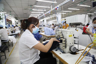 Tăng lương tối thiểu vùng: Doanh nghiệp ảnh hưởng ra sao?