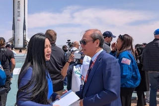 Chủ tịch nước gửi thư chúc mừng người phụ nữ gốc Việt đầu tiên bay vào vũ trụ