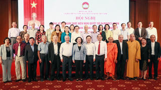 Hòa quyện ý Đảng, lòng dân