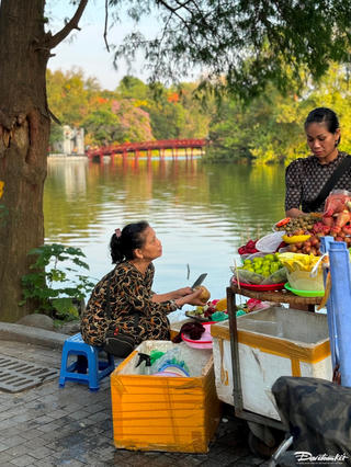 Hồ Gươm hè về